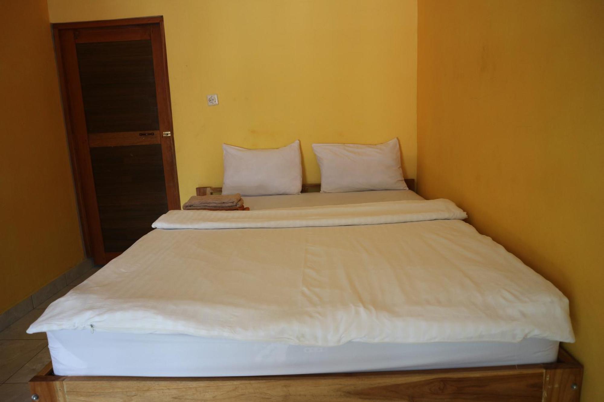 Tange Guest House Ruteng Exteriér fotografie